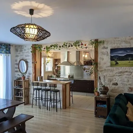 Au Coeur Du Vignoble De Cahors, 5 * Villeseque