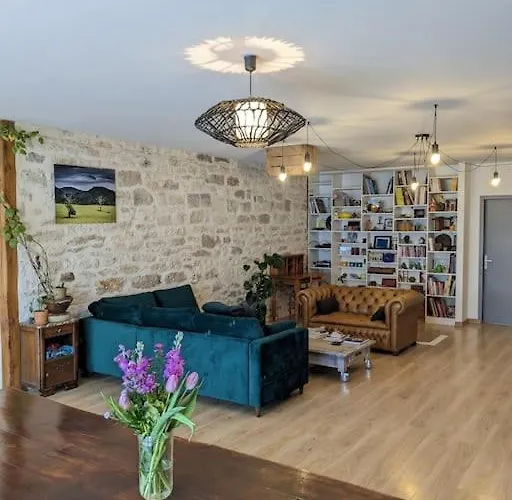 Au Coeur Du Vignoble De Cahors, 5 펜션