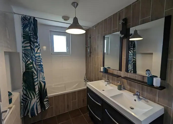 Au Coeur Du Vignoble De Cahors, 5 *